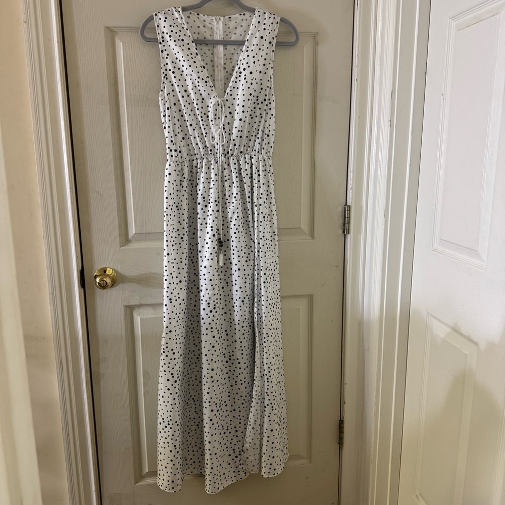 White Black Polka Dot Maxi Dress M Sleeveless V Neck Tie Waist Stretch